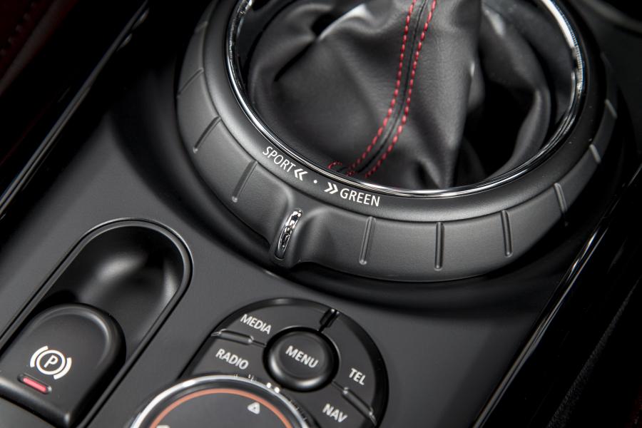  Mini Cooper D Clubman 2015 года  (UK) (фото 123 из 127)